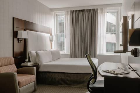 Club Quarters Hotel Faneuil Hall, Boston — hotel room