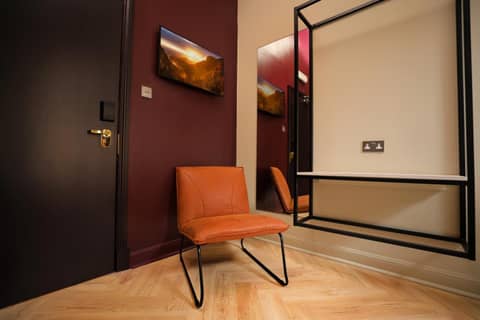 Revolver Glasgow — hotel room