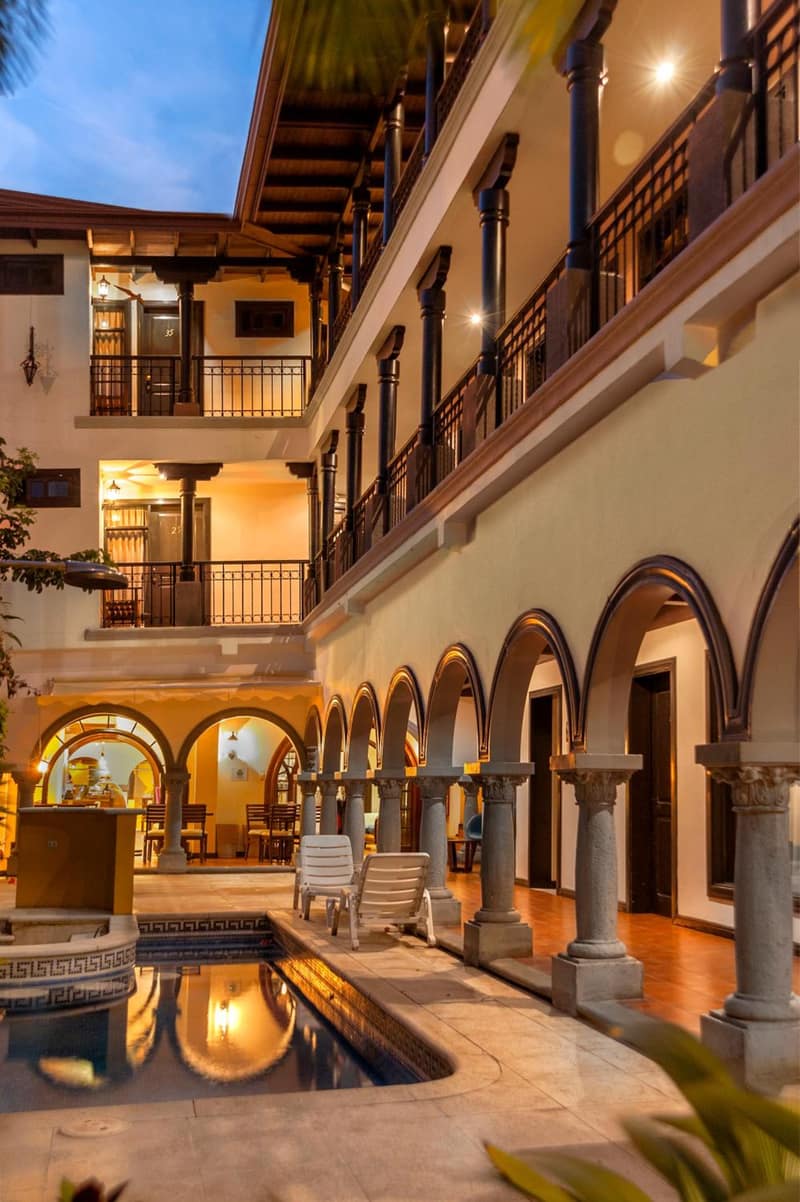 Hotel Colonial — building