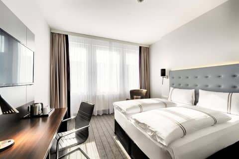 Premier Inn München City Ost — hotel room