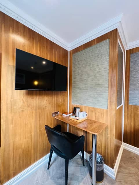 Cheshire Hotel Central London — meeting room