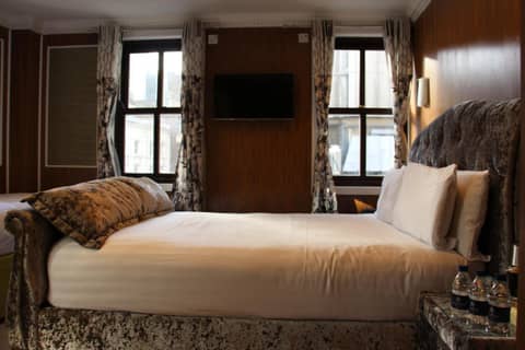 Cheshire Hotel Central London — hotel room