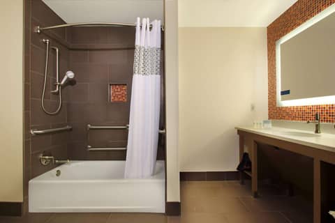 Hampton Inn & Suites Columbus-Downtown, Ohio — photo 2