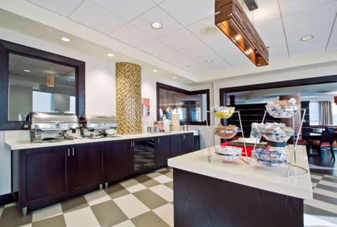 Hampton Inn & Suites Columbus-Downtown, Ohio — photo 7