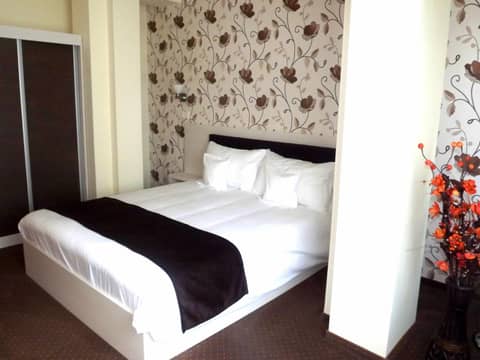 West Plaza Hotel — photo 2