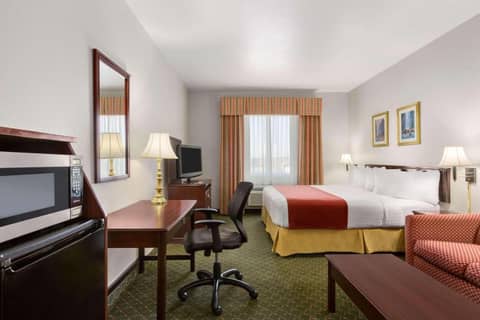Country Inn & Suites by Radisson, Fort Worth West l-30 NAS JRB — photo 5