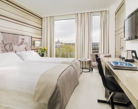 H10 London Waterloo — hotel room