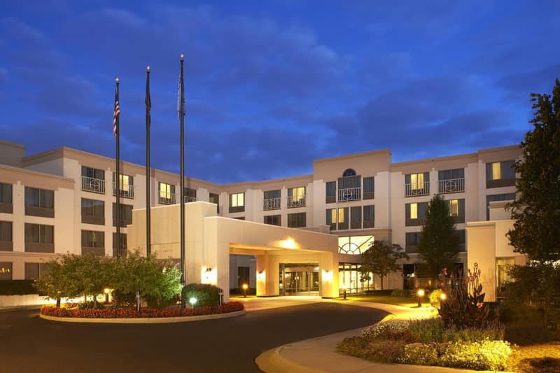 Detroit Metro Airport Marriott — building