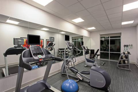 Holiday Inn Express & Suites Anaheim Resort Area by IHG — photo 2