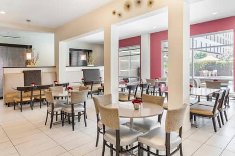 Holiday Inn Express & Suites Anaheim Resort Area by IHG — photo 9