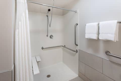 Holiday Inn Express Hotel & Suites Minneapolis-Downtown Convention Center by IHG — photo 5