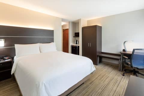 Holiday Inn Express Hotel & Suites Minneapolis-Downtown Convention Center by IHG — photo 6
