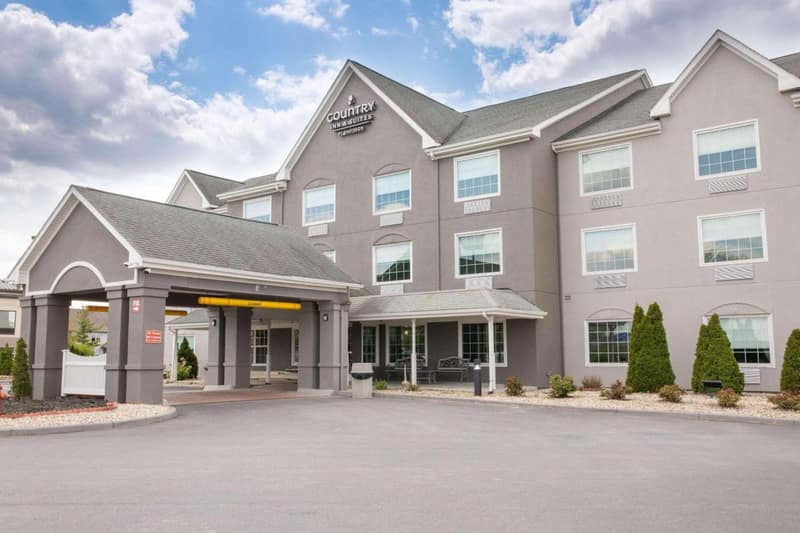 Country Inn & Suites by Radisson, Columbus West, OH — building