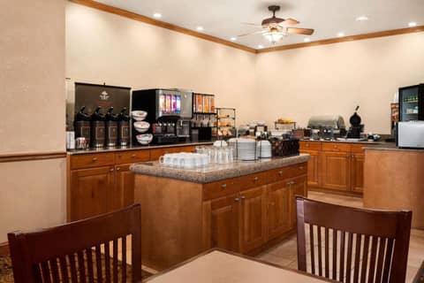 Country Inn & Suites by Radisson, Columbus West, OH — photo 2