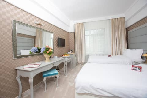 Phoenicia Grand Hotel — photo 2