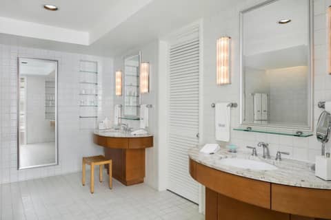 Halekulani - NO RESORT FEE — photo 3