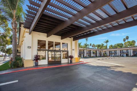 Stanford Inn & Suites Anaheim — photo 2