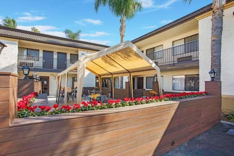 Stanford Inn & Suites Anaheim — photo 3