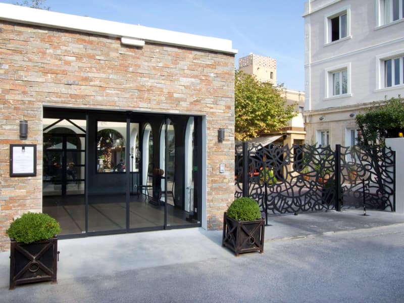 Mercure Marseille Centre Bompard La Corniche — building