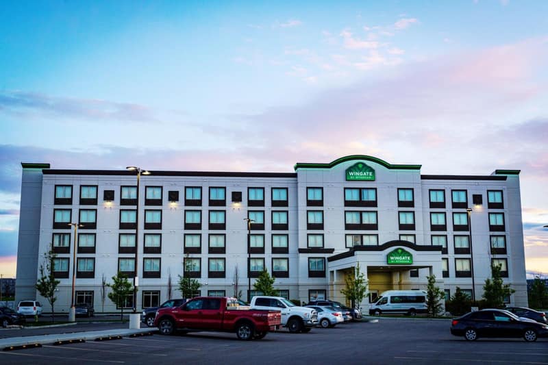 Wingate by Wyndham Calgary Airport — photo 1