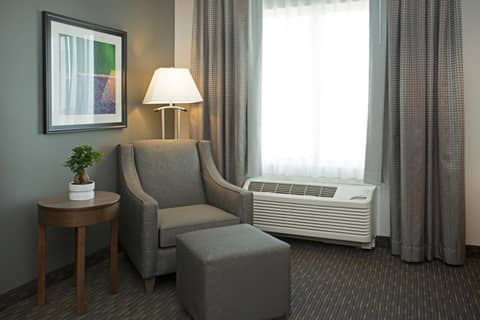 Wingate by Wyndham Calgary Airport — photo 2