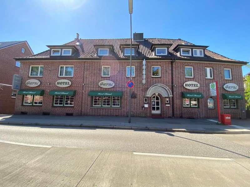 Hotel Elbinsel free parking — building