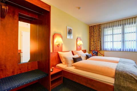 Hotel Elbinsel free parking — photo 3