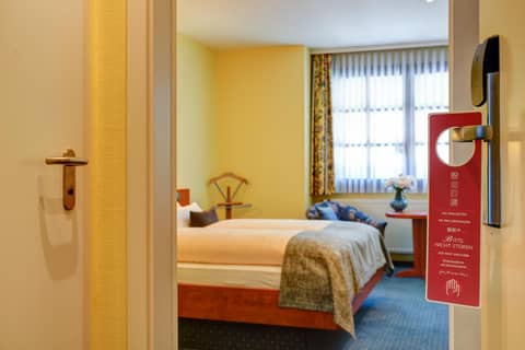 Hotel Elbinsel free parking — photo 4