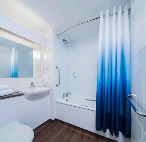Travelodge Edinburgh Central — photo 2
