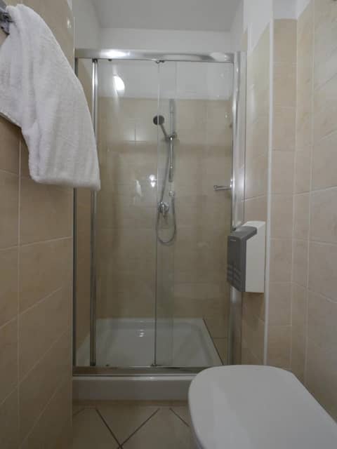 Hotel Careggi — bathroom