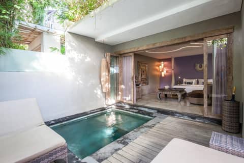 Blue Karma Dijiwa Seminyak — hotel room