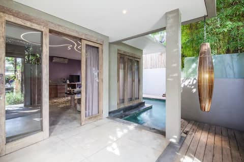 Blue Karma Dijiwa Seminyak — hotel room