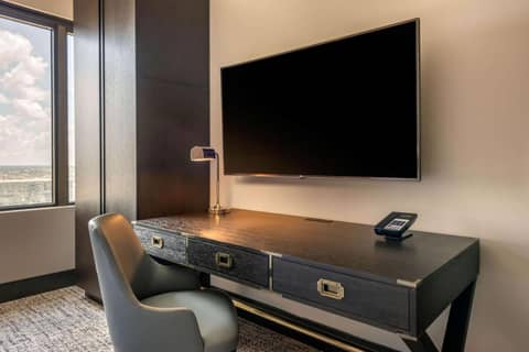 Cambria Hotel Houston Downtown Convention Center — photo 8