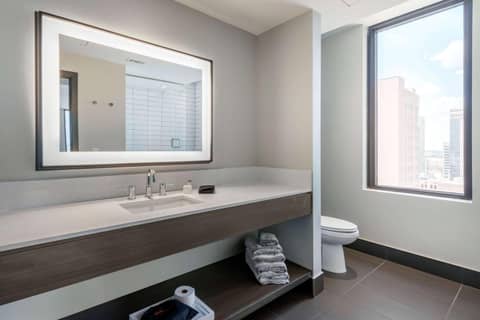 Cambria Hotel Houston Downtown Convention Center — photo 9
