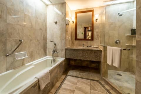 Century Park Hotel — bathroom