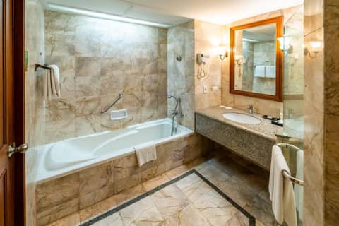 Century Park Hotel — bathroom