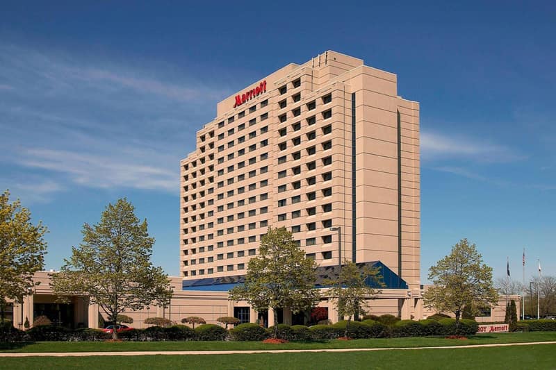 Detroit Marriott Troy — building