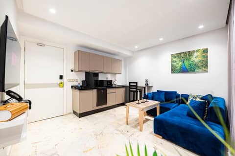 Family Aparthotel — kitchen