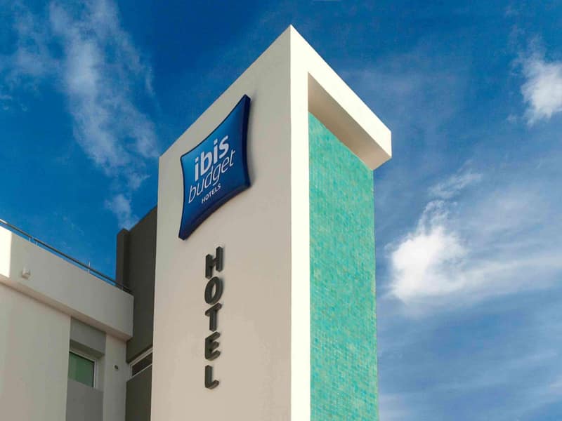 ibis budget Glasgow — building
