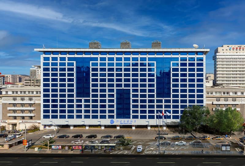 Beijing XinQiao Hotel — building