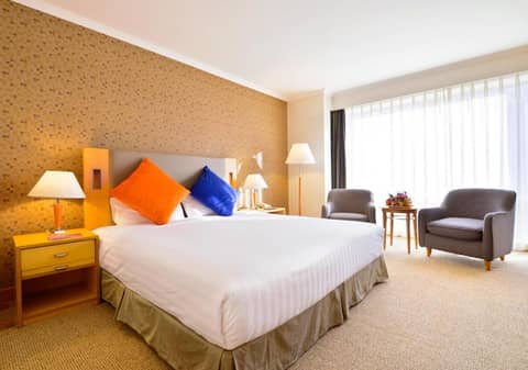 Beijing XinQiao Hotel — bedroom