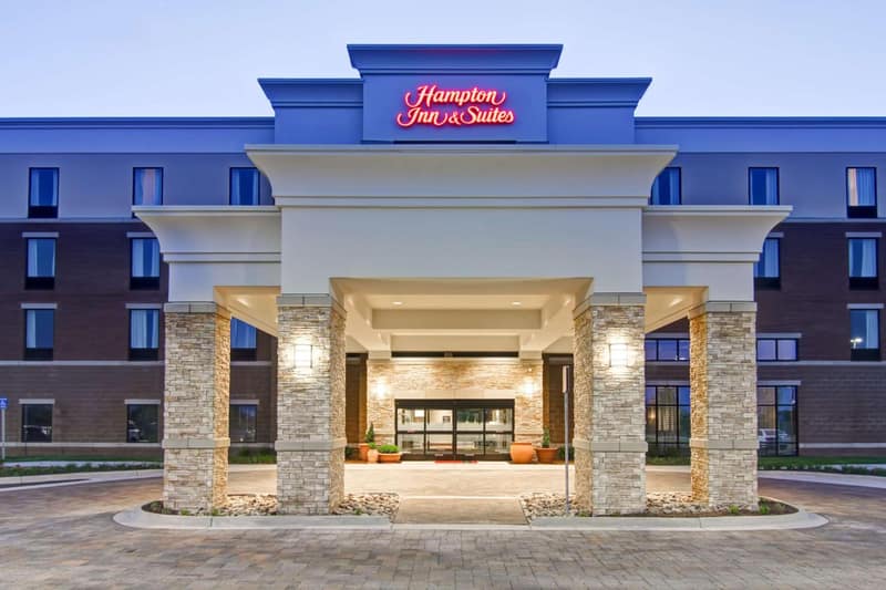 Hampton Inn & Suites Detroit/Troy — building