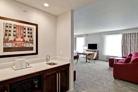 Hampton Inn & Suites Detroit/Troy — photo 7