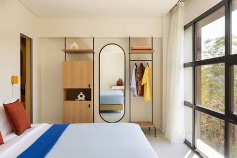 Okupa — hotel room