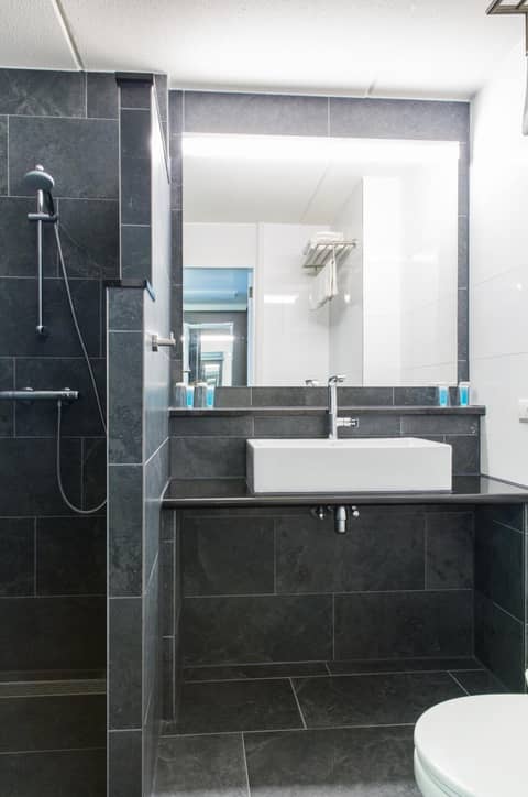Bastion Hotel Amsterdam Amstel — bathroom