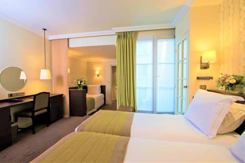 Hôtel Henri IV Rive Gauche — hotel room