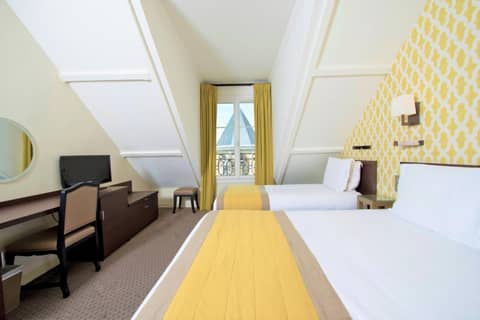 Hôtel Henri IV Rive Gauche — hotel room