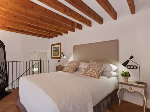 Hotel Gloria de Sant Jaume — hotel room