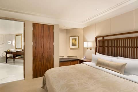 Hyatt Vancouver Downtown Alberni — bedroom
