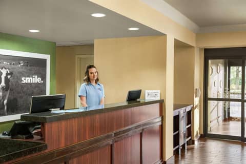 Hampton Inn Portland Airport — photo 8